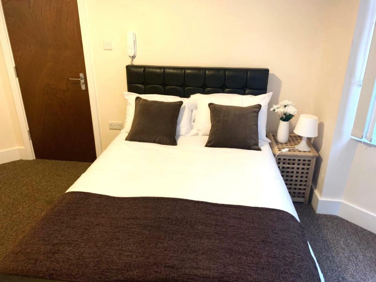 Serviced Accommodations Luton  Exterior photo