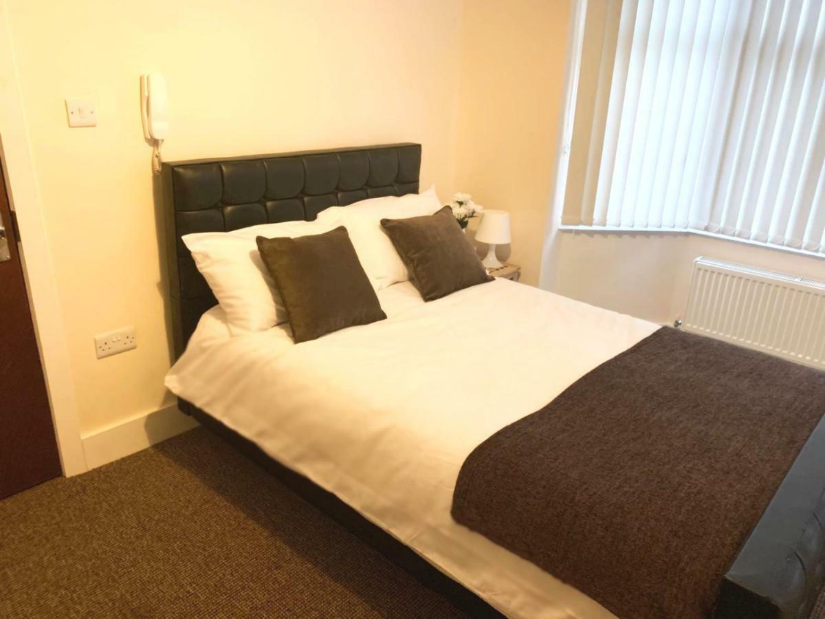 Serviced Accommodations Luton  Exterior photo